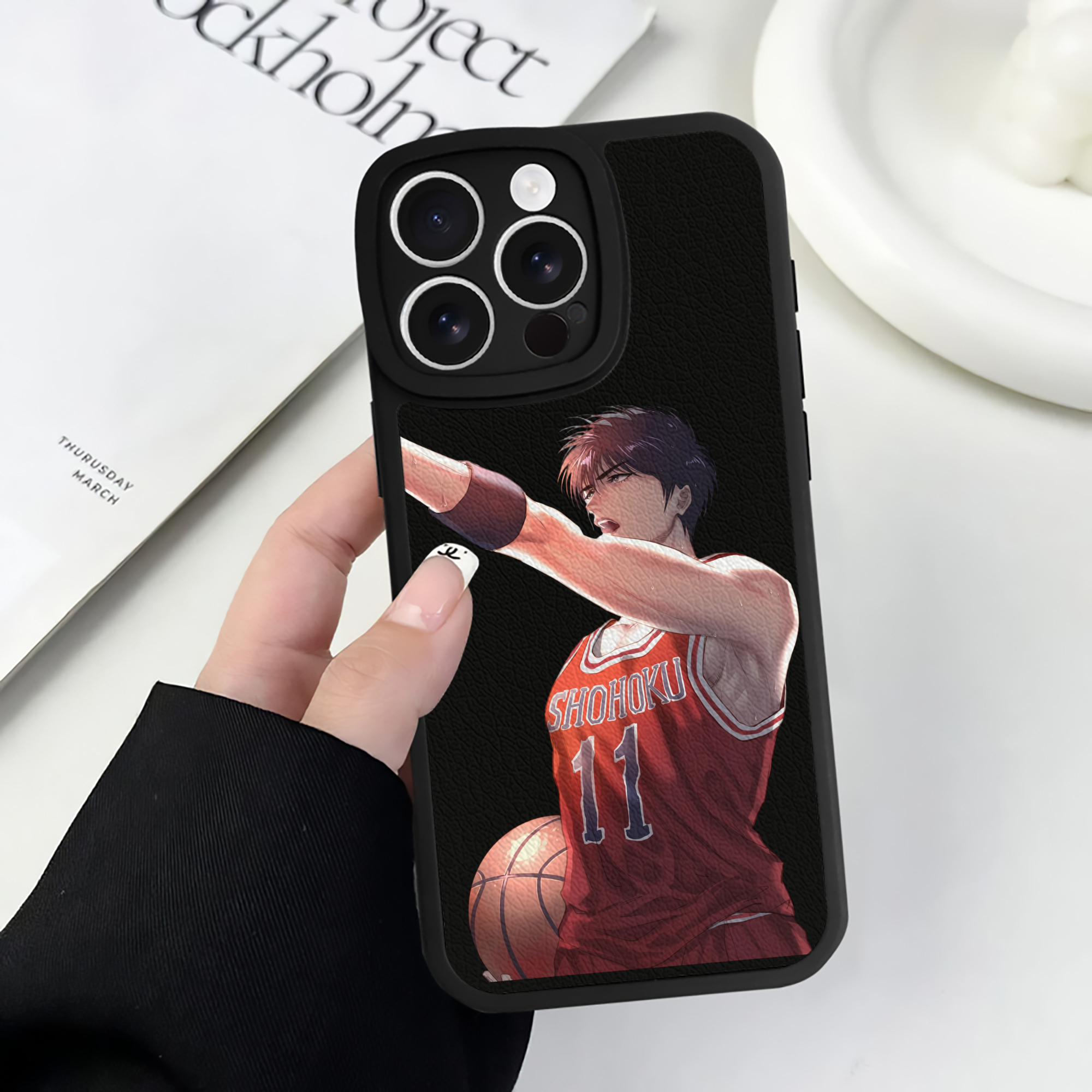 （画像用） SLAM DUNK／スラムダンク 【iPhone 16シリーズ対応】シリコンスマホケース（レザー調） 材質：シリコン